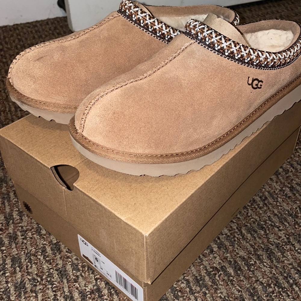 Ugg slides